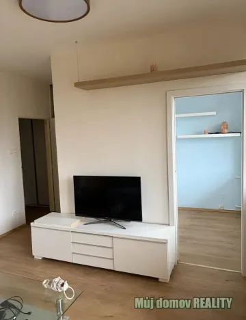 Pronájem bytu 2+kk, Praha - Podolí, Na vápenném, 38 m2