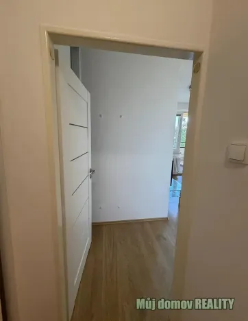 Pronájem bytu 2+kk, Praha - Podolí, Na vápenném, 38 m2