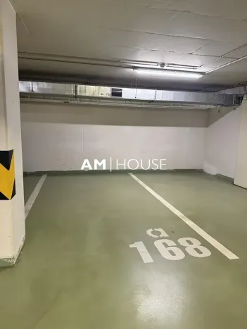Pronájem garážového stání, Praha - Žižkov, Ke kapslovně, 13 m2
