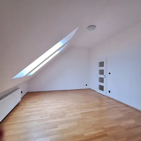 Pronájem bytu 1+1, Praha - Žižkov, Roháčova, 60 m2