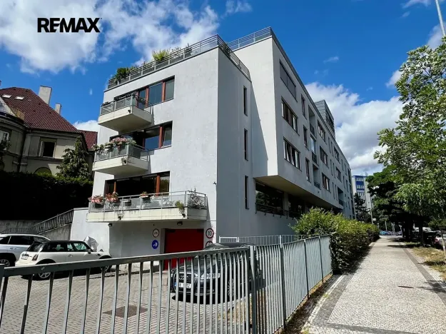 Pronájem bytu 2+kk, Praha - Vršovice, Ruská, 57 m2