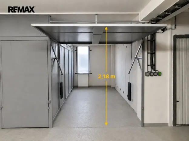 Pronájem garáže, Praha - Modřany, K dolům, 12 m2