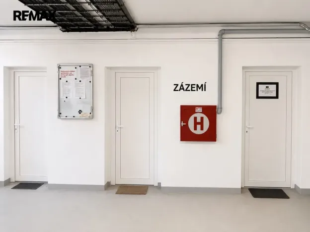 Pronájem garáže, Praha - Modřany, K dolům, 12 m2