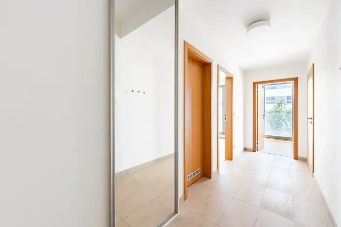 Pronájem bytu 2+kk, Praha - Karlín, U Mlýnského kanálu, 58 m2
