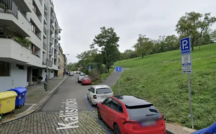 Pronájem garáže, Praha - Žižkov, Kališnická, 15 m2