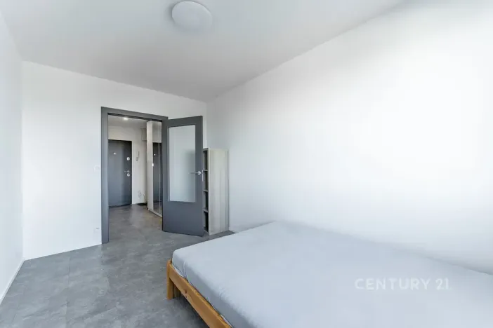 Pronájem bytu 2+kk, Praha - Prosek, Vysočanská, 45 m2