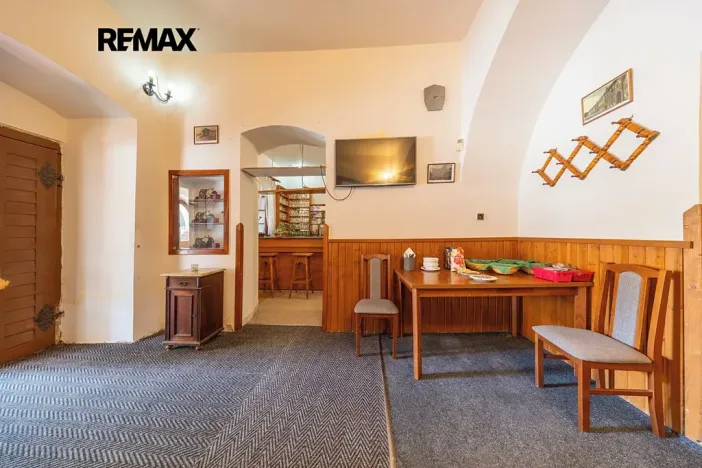 Pronájem restaurace, Opočno, Trčkovo nám., 500 m2