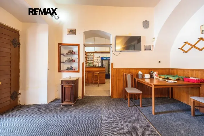 Pronájem restaurace, Opočno, Trčkovo nám., 500 m2