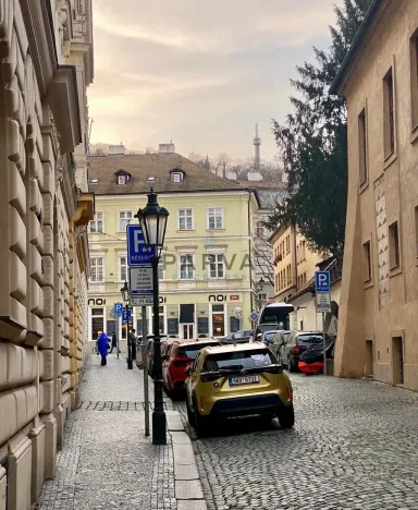 Pronájem bytu 1+kk, Praha - Malá Strana, Všehrdova, 25 m2