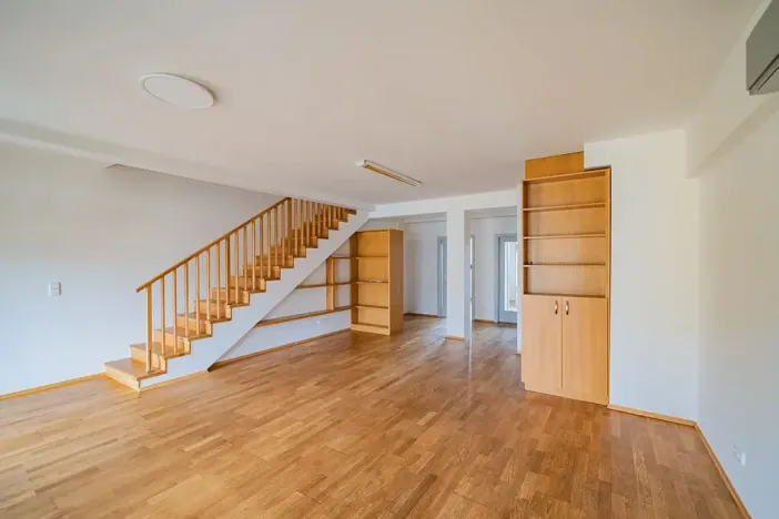 Pronájem bytu 4+1, Praha - Smíchov, Štefánikova, 147 m2