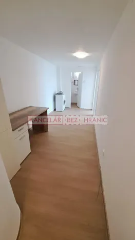 Pronájem pokoje, Zlín, Osvoboditelů, 80 m2