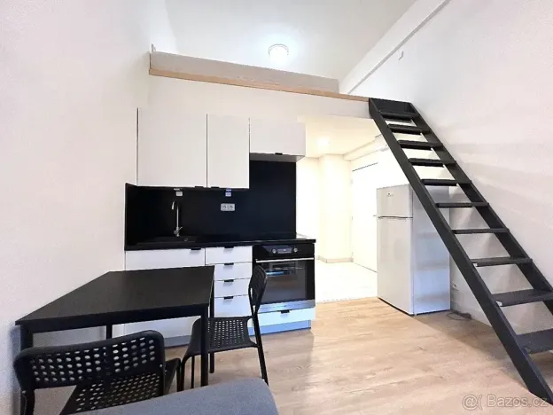 Pronájem bytu 1+kk, Praha - Radotín, Vrážská, 26 m2