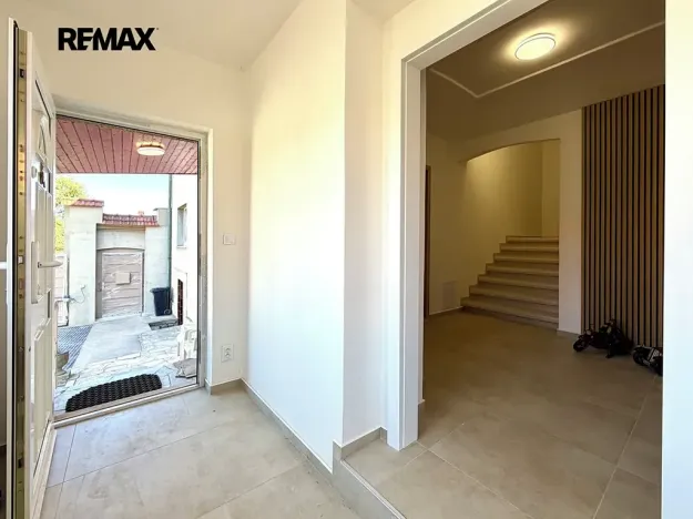 Pronájem bytu 1+1, Ořech, V Chaloupkách, 42 m2