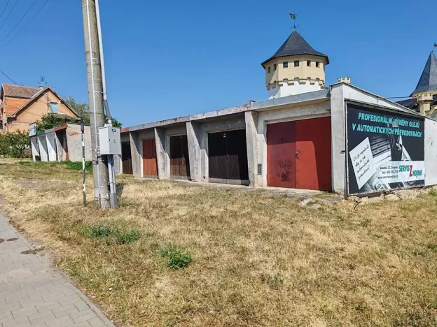 Dražba ubytování, Znojmo, Suchohrdelská, 2500 m2