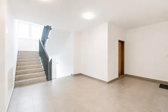 Pronájem bytu 2+kk, Praha - Hloubětín, Za černým mostem, 50 m2
