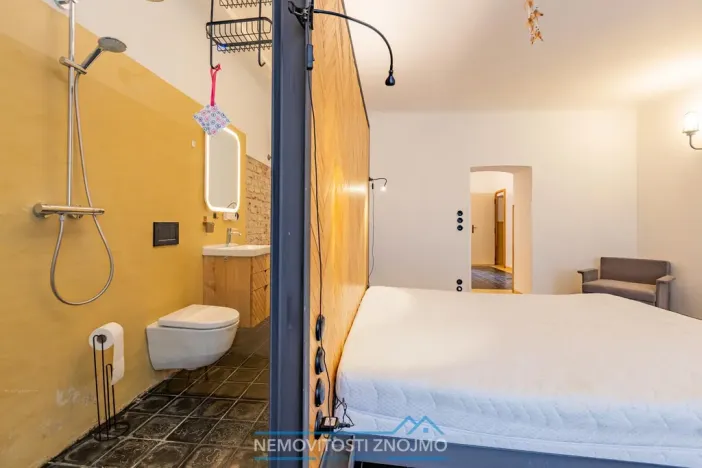 Pronájem bytu 2+kk, Znojmo, Na Kopečku, 59 m2