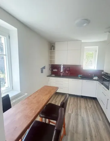 Pronájem bytu 2+1, Praha, Na Konvářce, 77 m2