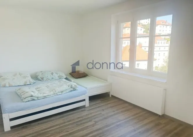 Pronájem bytu 2+1, Praha, Na Konvářce, 77 m2
