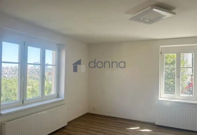 Pronájem bytu 2+1, Praha, Na Konvářce, 77 m2