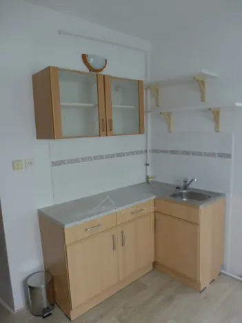 Pronájem bytu 1+kk, Nový Bor, Palackého náměstí, 30 m2