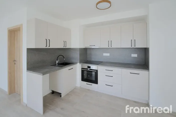 Pronájem bytu 2+kk, Veselí nad Moravou, náměstí Míru, 61 m2