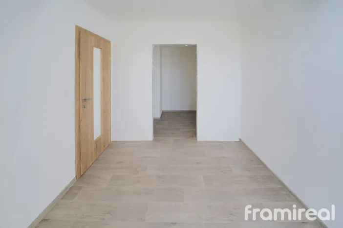 Pronájem bytu 2+kk, Veselí nad Moravou, náměstí Míru, 61 m2