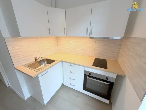 Pronájem bytu 1+1, Praha - Žižkov, Chelčického, 33 m2