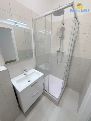 Pronájem bytu 1+1, Praha - Žižkov, Chelčického, 33 m2