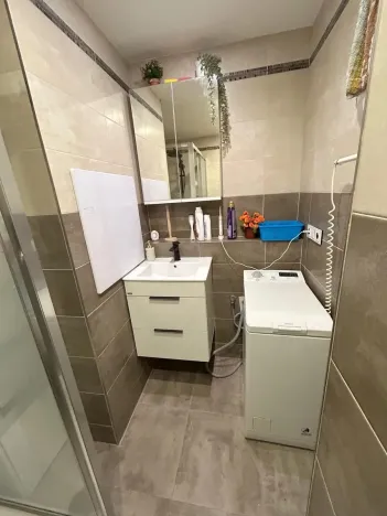 Pronájem bytu 3+1, Praha - Kobylisy, Mirovická, 78 m2