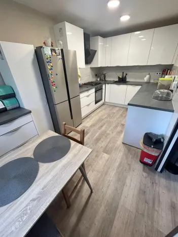 Pronájem bytu 3+1, Praha - Kobylisy, Mirovická, 78 m2