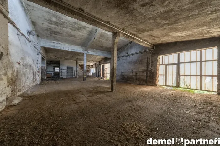 Prodej zemědělského objektu, Korouhev, 1400 m2