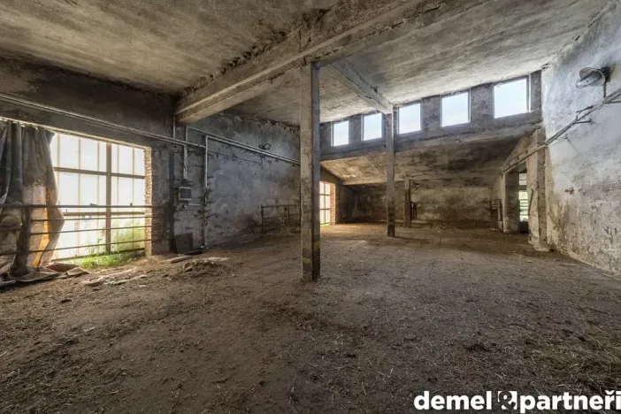 Pronájem zemědělského objektu, Korouhev, 1400 m2