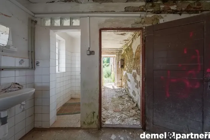 Pronájem zemědělského objektu, Korouhev, 1400 m2