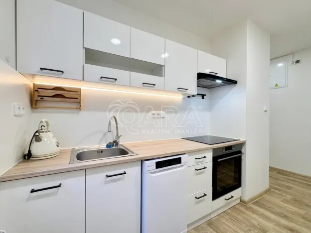 Pronájem bytu 3+1, Praha - Prosek, Letňanská, 70 m2