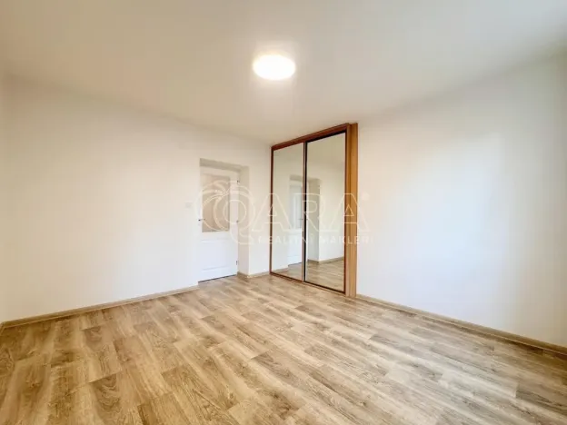 Pronájem bytu 3+1, Praha - Prosek, Letňanská, 70 m2