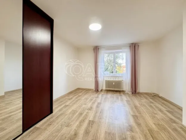 Pronájem bytu 3+1, Praha - Prosek, Letňanská, 70 m2