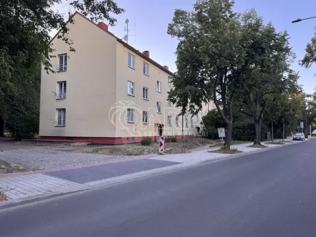 Pronájem bytu 3+1, Praha - Prosek, Letňanská, 70 m2