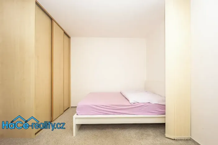 Prodej bytu 1+1, Hradec Králové, Brožíkova, 40 m2