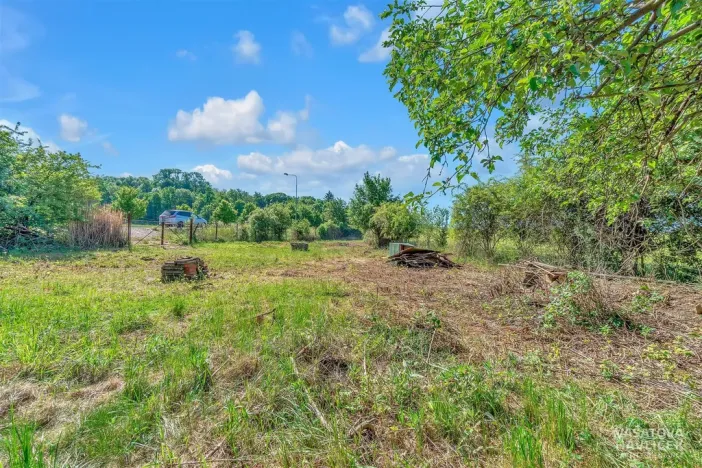 Prodej komerčního pozemku, Hradec Králové, 775 m2