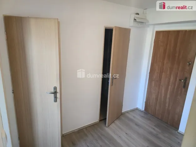 Pronájem bytu 1+1, Kosořice, 40 m2