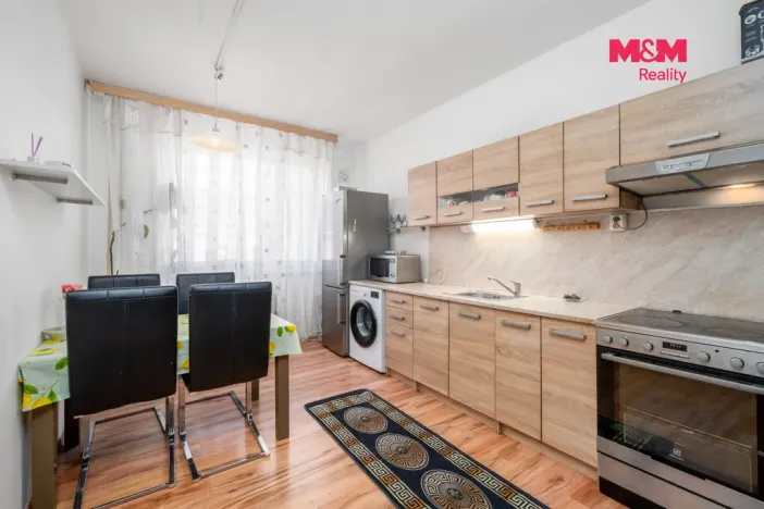 Prodej bytu 3+1, Teplice - Trnovany, U Červeného kostela, 79 m2