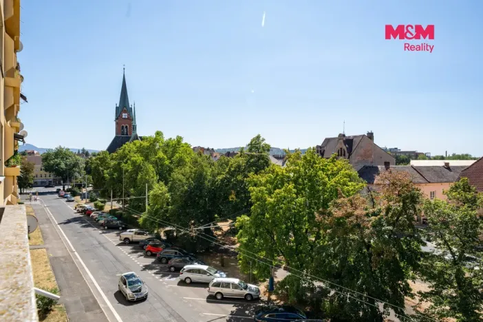 Prodej bytu 3+1, Teplice - Trnovany, U Červeného kostela, 79 m2
