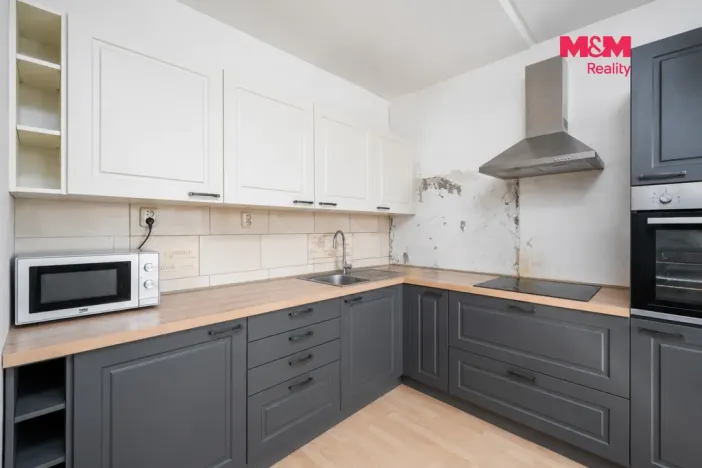 Prodej bytu 3+1, Teplice - Prosetice, Krajní, 72 m2