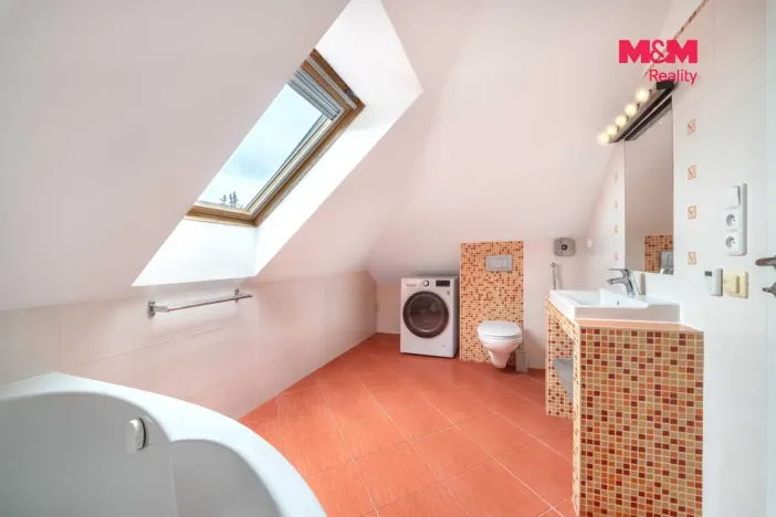 Prodej bytu 1+kk, Mníšek pod Brdy, 5. května, 55 m2