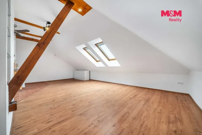 Prodej bytu 1+kk, Mníšek pod Brdy, 5. května, 55 m2