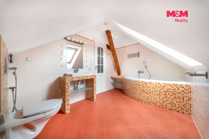 Prodej bytu 1+kk, Mníšek pod Brdy, 5. května, 55 m2