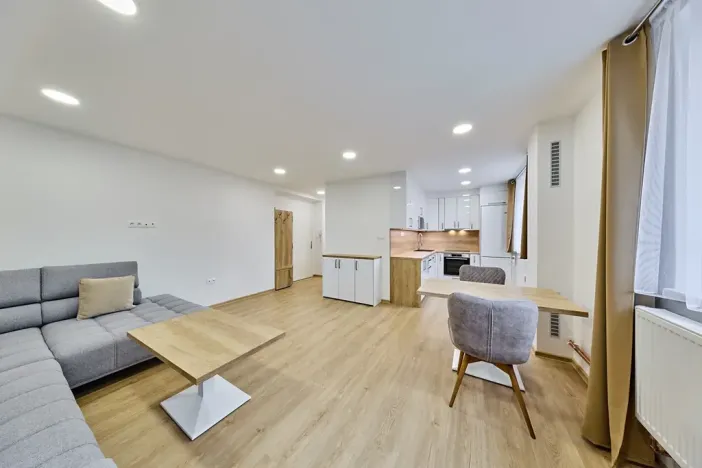 Prodej bytu 2+1, Trutnov, Úpské nábřeží, 56 m2