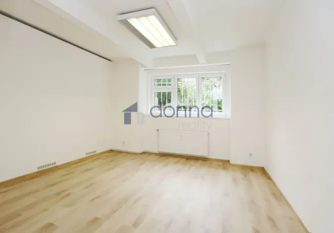 Pronájem bytu 1+kk, Praha, Podbabská, 28 m2