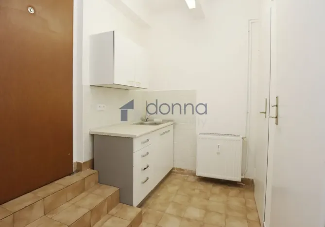 Pronájem bytu 1+kk, Praha, Podbabská, 28 m2