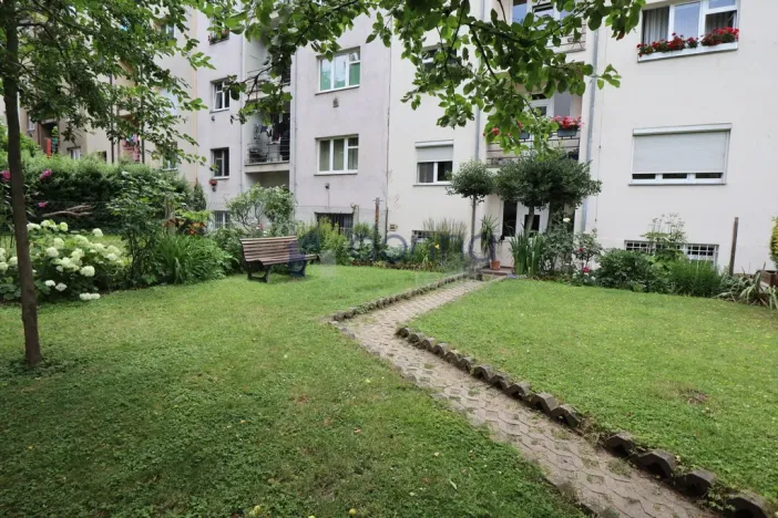 Pronájem bytu 1+kk, Praha, Podbabská, 28 m2